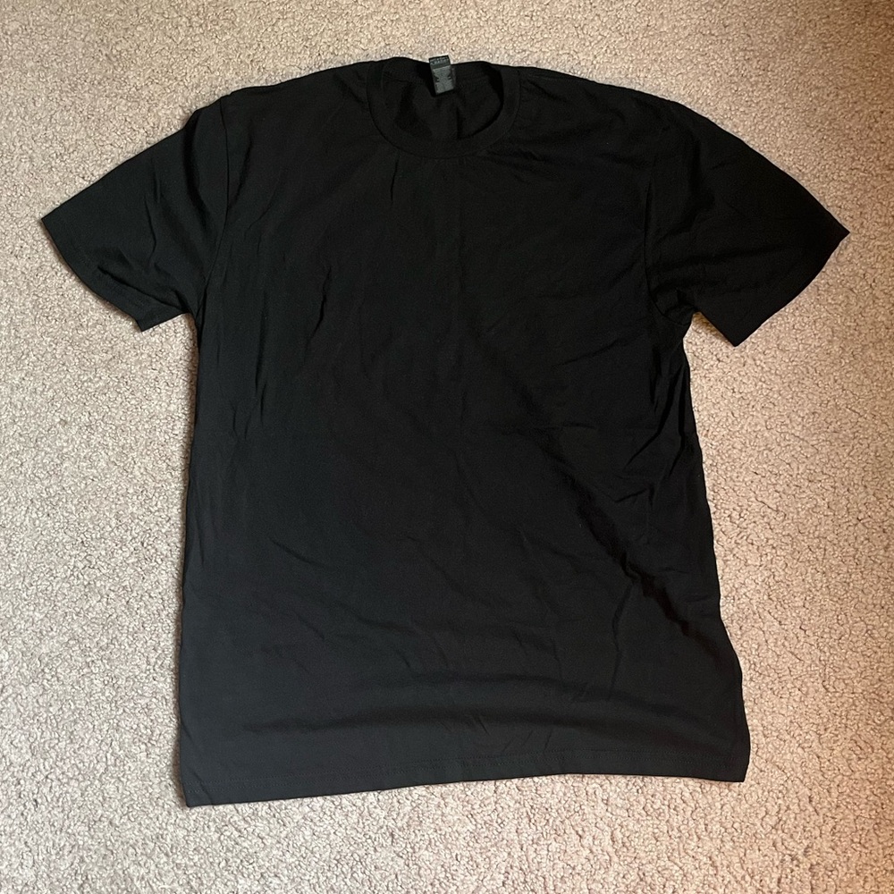 Men’s Gildan Black Short Sleeve Tee